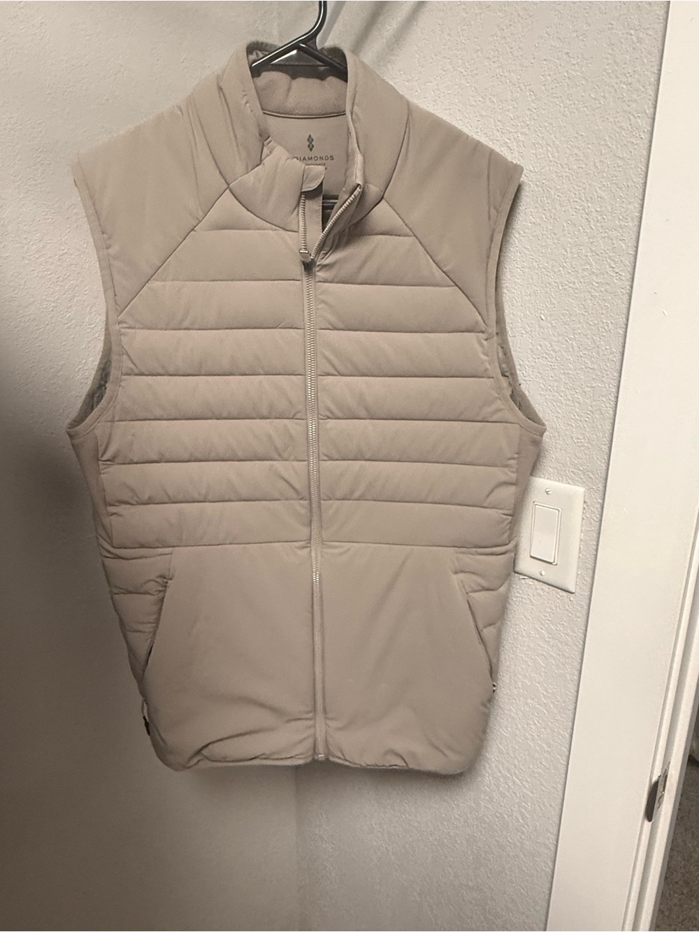 Men’s 7 Diamonds Men's Puffer Vest in Light Beige